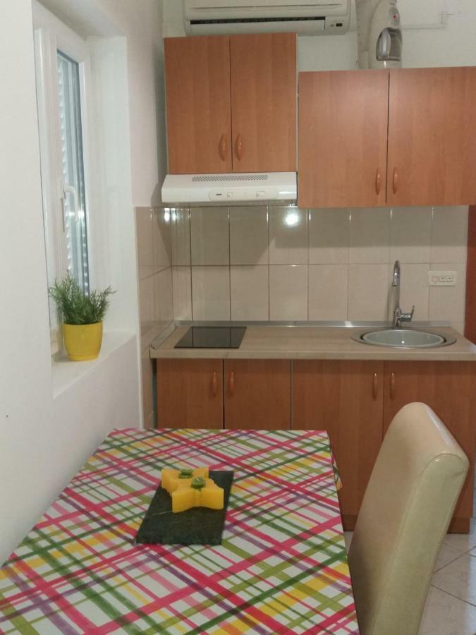Apartment Ivana トゥラニ エクステリア 写真