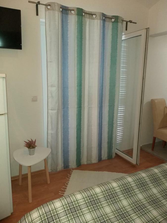 Apartment Ivana トゥラニ エクステリア 写真